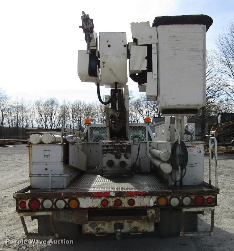 image for item DF7945 2004 Ford F550 Super Duty bucket truck