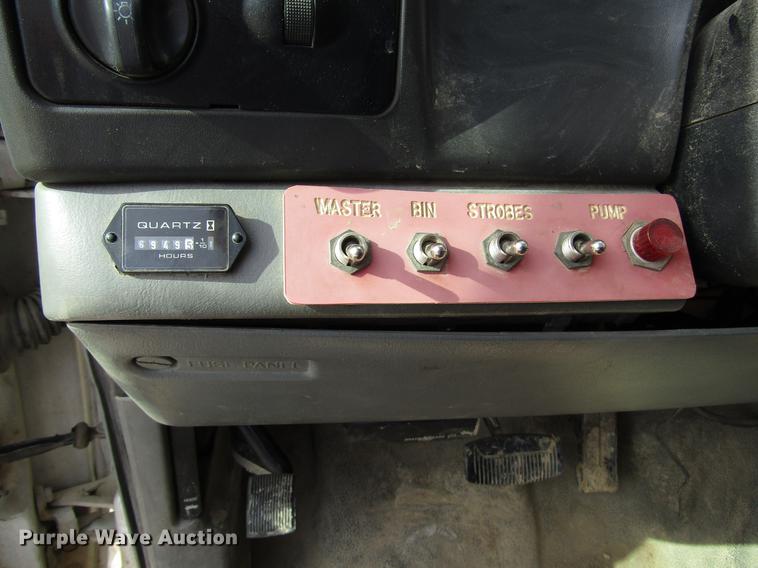 image for item DF7945 2004 Ford F550 Super Duty bucket truck