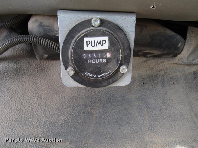 image for item DF7945 2004 Ford F550 Super Duty bucket truck