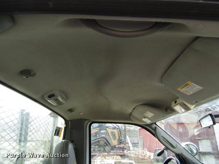 image for item DF7945 2004 Ford F550 Super Duty bucket truck