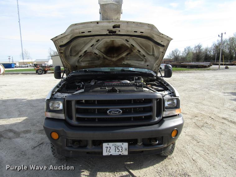 image for item DF7945 2004 Ford F550 Super Duty bucket truck
