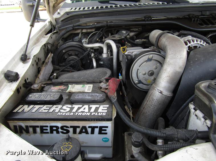 image for item DF7945 2004 Ford F550 Super Duty bucket truck