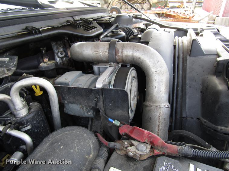 image for item DF7945 2004 Ford F550 Super Duty bucket truck