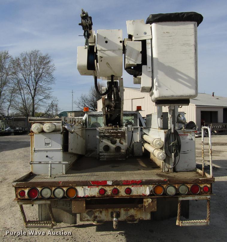 image for item DF7945 2004 Ford F550 Super Duty bucket truck