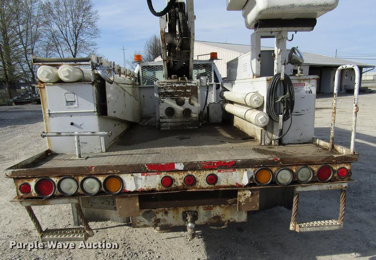 image for item DF7945 2004 Ford F550 Super Duty bucket truck