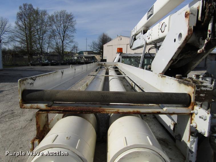 image for item DF7945 2004 Ford F550 Super Duty bucket truck