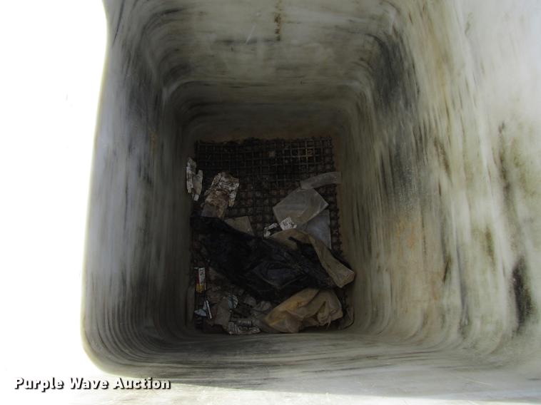 image for item DF7945 2004 Ford F550 Super Duty bucket truck