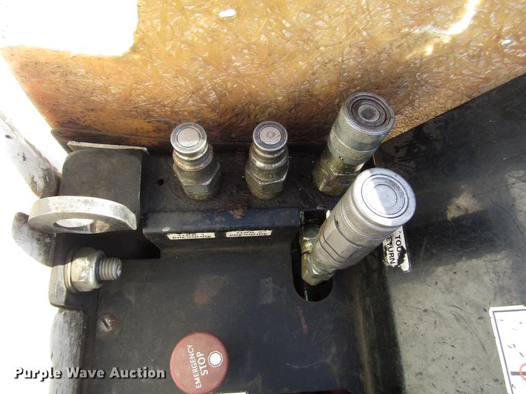 image for item DF7945 2004 Ford F550 Super Duty bucket truck