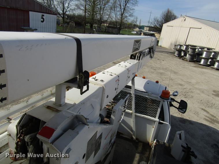 image for item DF7945 2004 Ford F550 Super Duty bucket truck