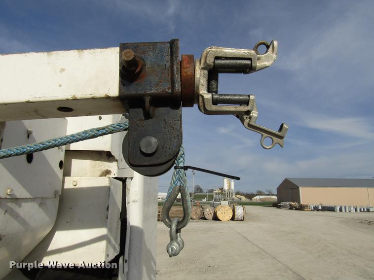 image for item DF7945 2004 Ford F550 Super Duty bucket truck