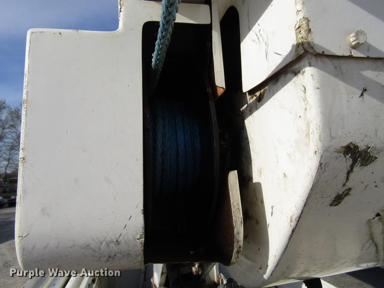 image for item DF7945 2004 Ford F550 Super Duty bucket truck