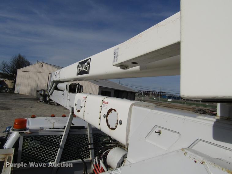 image for item DF7945 2004 Ford F550 Super Duty bucket truck