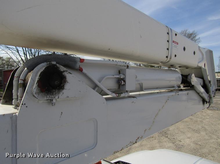 image for item DF7945 2004 Ford F550 Super Duty bucket truck