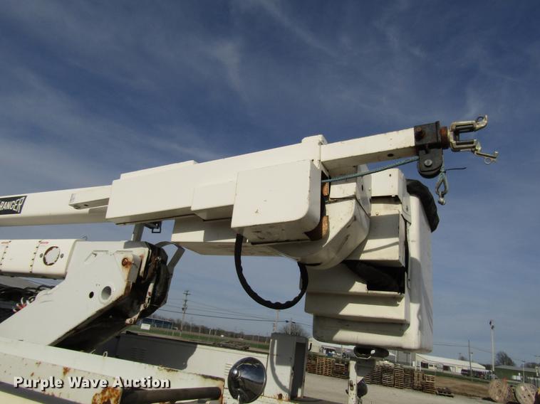 image for item DF7945 2004 Ford F550 Super Duty bucket truck