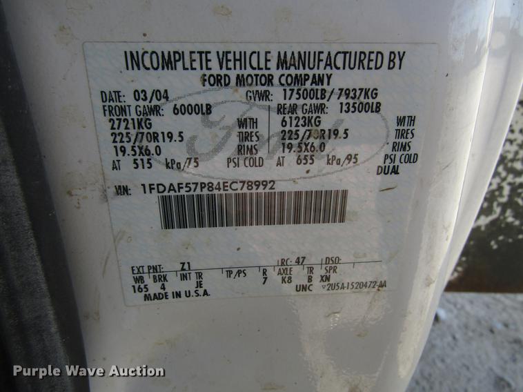 image for item DF7945 2004 Ford F550 Super Duty bucket truck