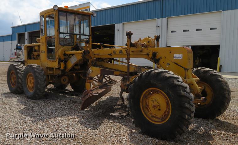 image for item DG3954 1963 Caterpillar 12E rigid frame motor grader