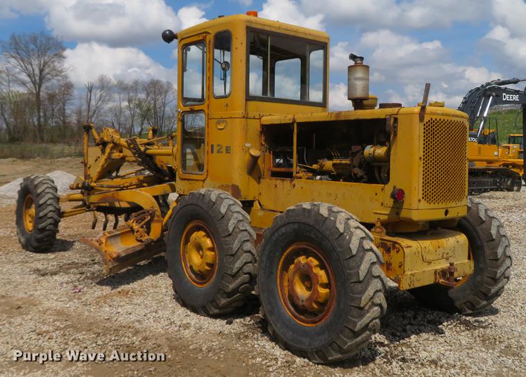 image for item DG3954 1963 Caterpillar 12E rigid frame motor grader