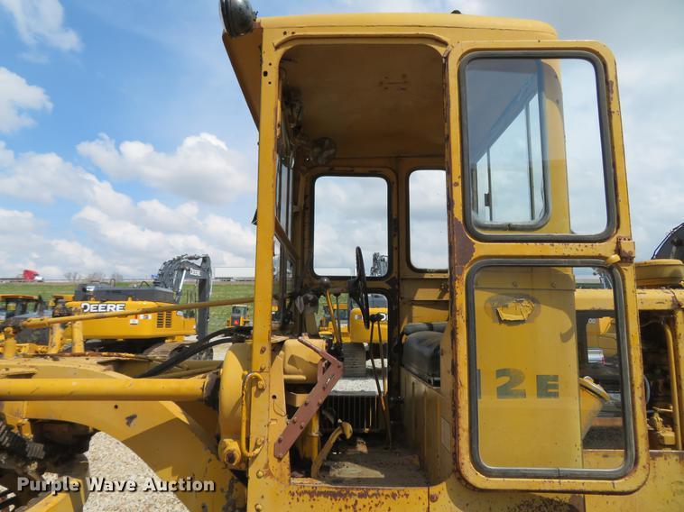 image for item DG3954 1963 Caterpillar 12E rigid frame motor grader