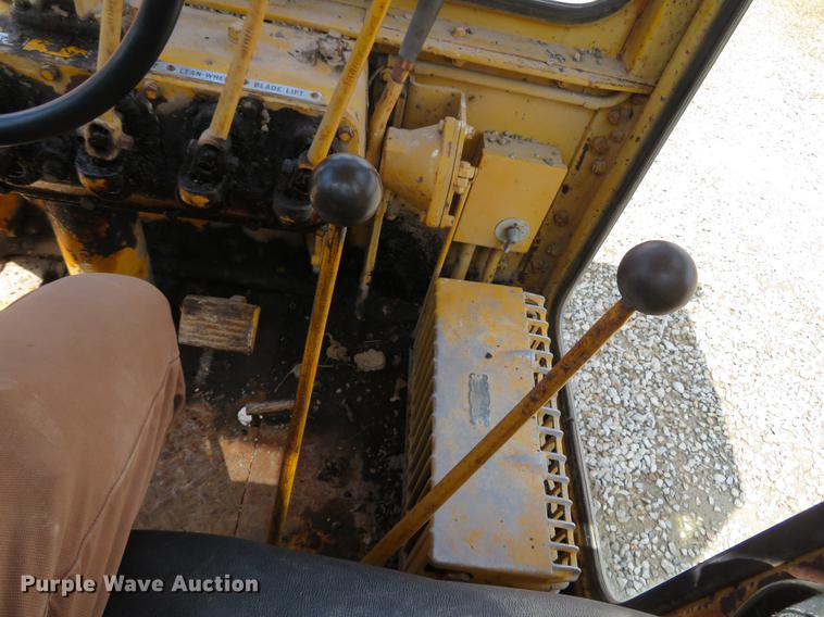 image for item DG3954 1963 Caterpillar 12E rigid frame motor grader