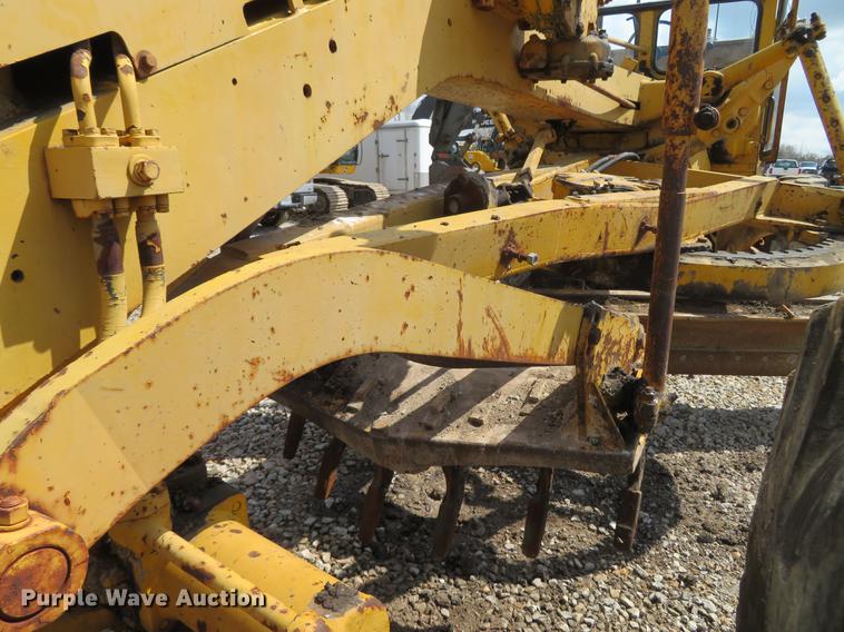 image for item DG3954 1963 Caterpillar 12E rigid frame motor grader