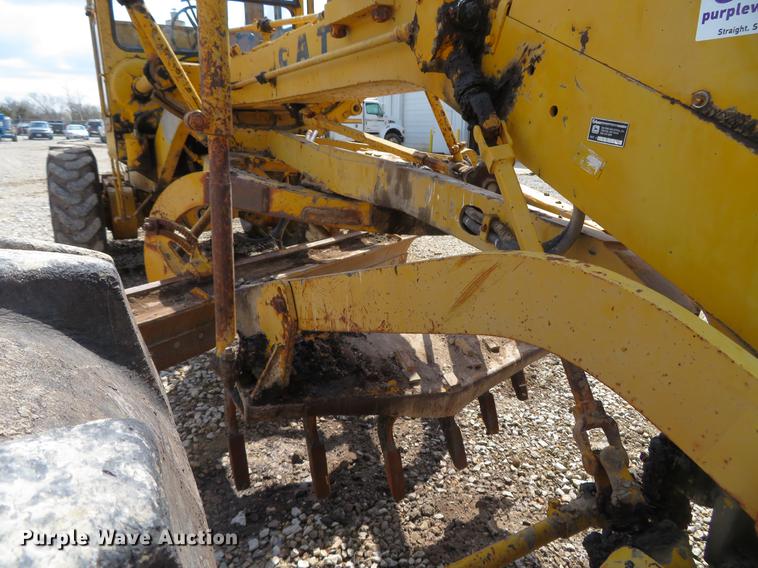 image for item DG3954 1963 Caterpillar 12E rigid frame motor grader