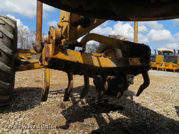 image for item DG3954 1963 Caterpillar 12E rigid frame motor grader