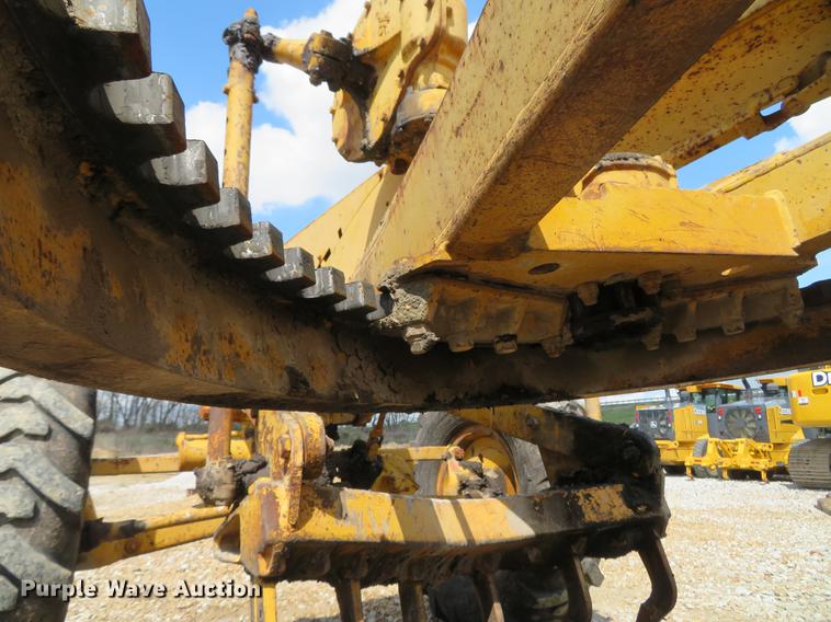 image for item DG3954 1963 Caterpillar 12E rigid frame motor grader