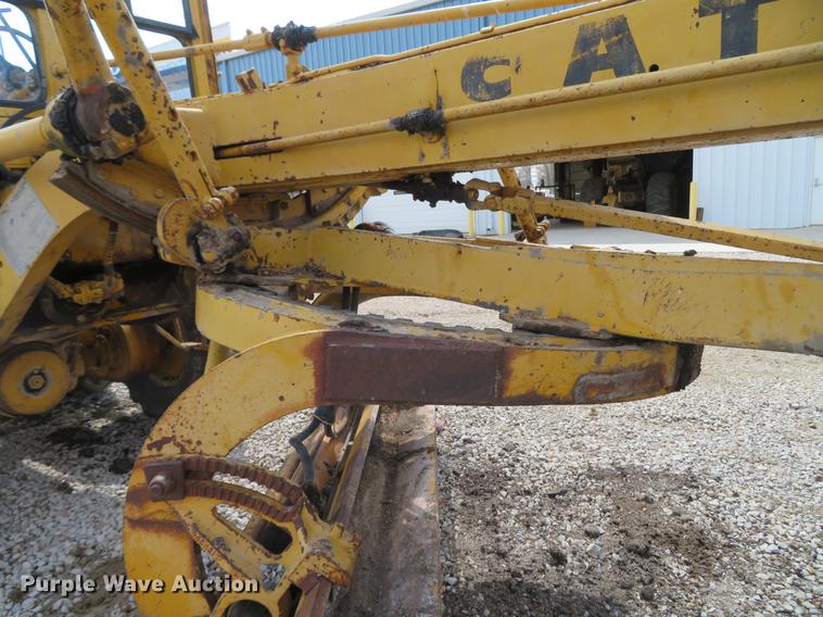 image for item DG3954 1963 Caterpillar 12E rigid frame motor grader