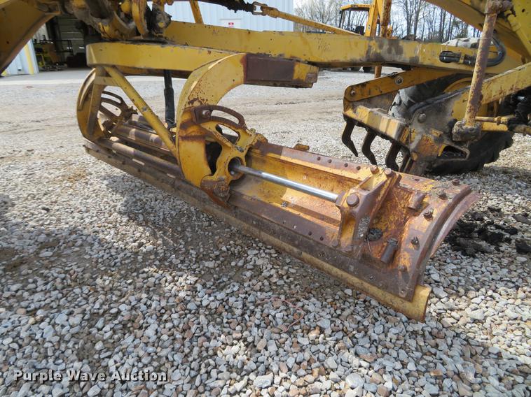 image for item DG3954 1963 Caterpillar 12E rigid frame motor grader