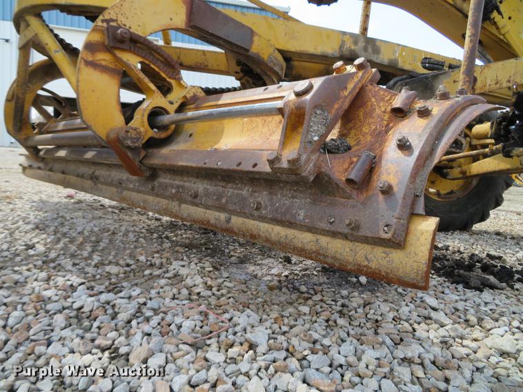 image for item DG3954 1963 Caterpillar 12E rigid frame motor grader