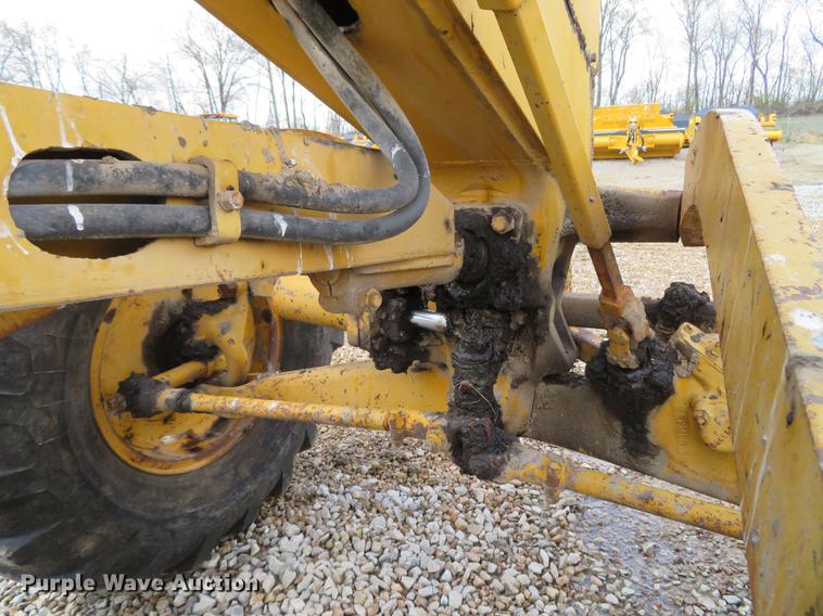 image for item DG3954 1963 Caterpillar 12E rigid frame motor grader