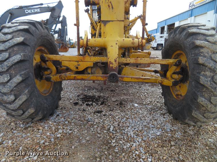 image for item DG3954 1963 Caterpillar 12E rigid frame motor grader