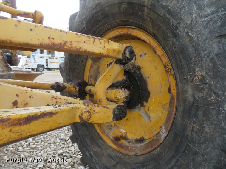 image for item DG3954 1963 Caterpillar 12E rigid frame motor grader