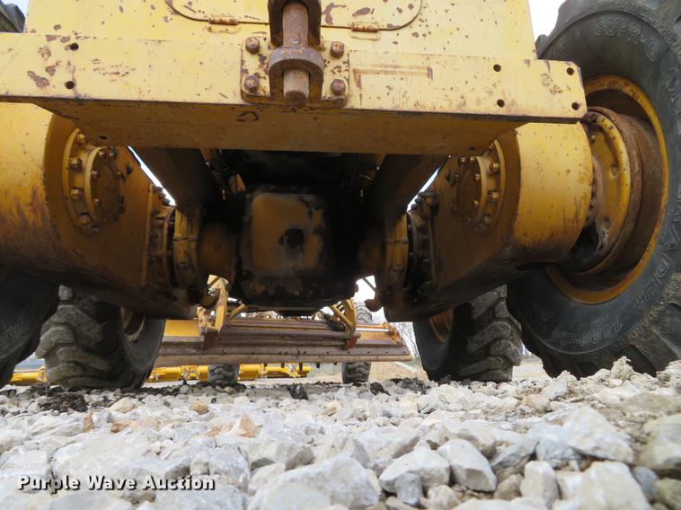 image for item DG3954 1963 Caterpillar 12E rigid frame motor grader