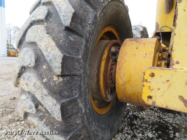 image for item DG3954 1963 Caterpillar 12E rigid frame motor grader