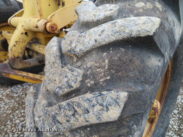 image for item DG3954 1963 Caterpillar 12E rigid frame motor grader