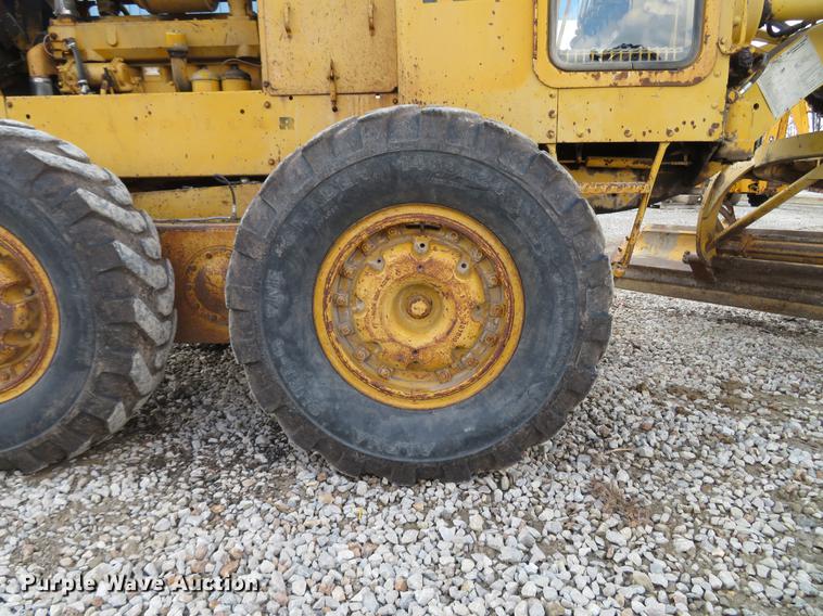 image for item DG3954 1963 Caterpillar 12E rigid frame motor grader