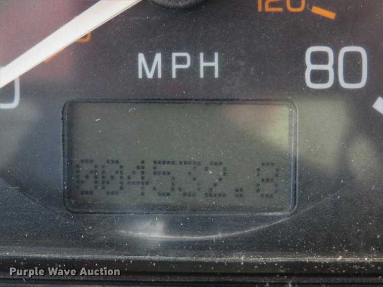 image for item DG3958 2000 Volvo WB roll-off container truck