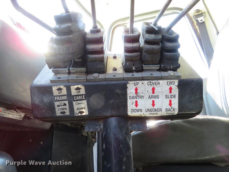 image for item DG3958 2000 Volvo WB roll-off container truck