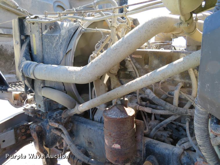 image for item DG3958 2000 Volvo WB roll-off container truck