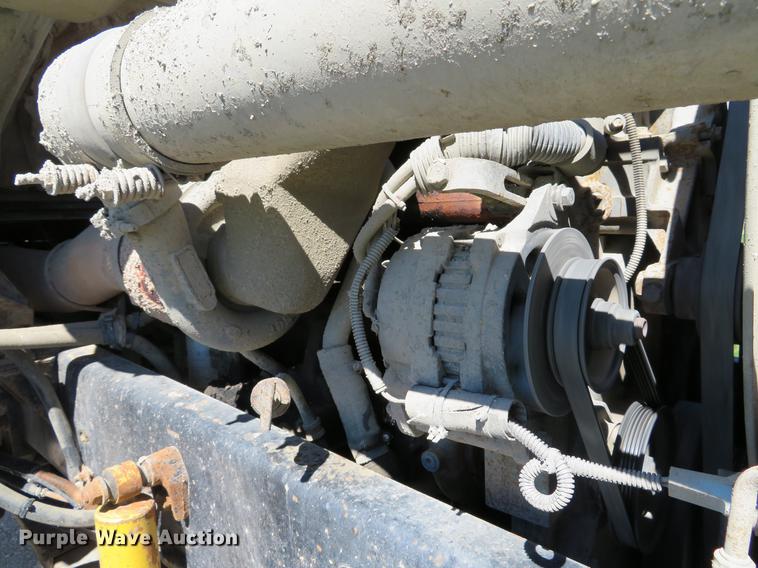 image for item DG3958 2000 Volvo WB roll-off container truck