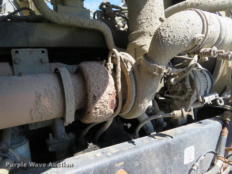 image for item DG3958 2000 Volvo WB roll-off container truck