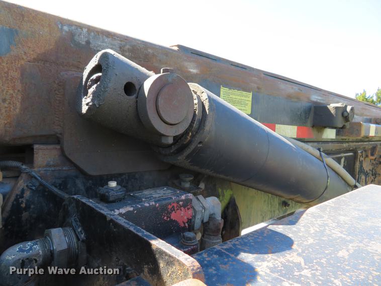 image for item DG3958 2000 Volvo WB roll-off container truck