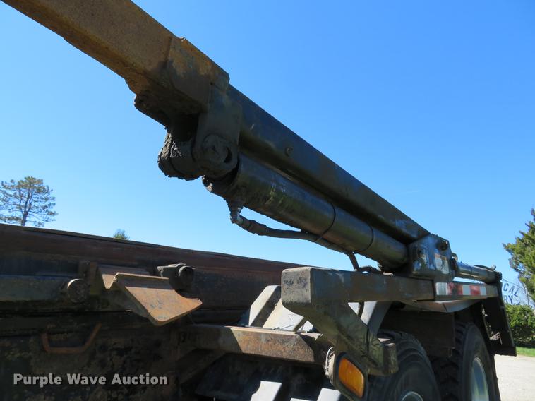 image for item DG3958 2000 Volvo WB roll-off container truck