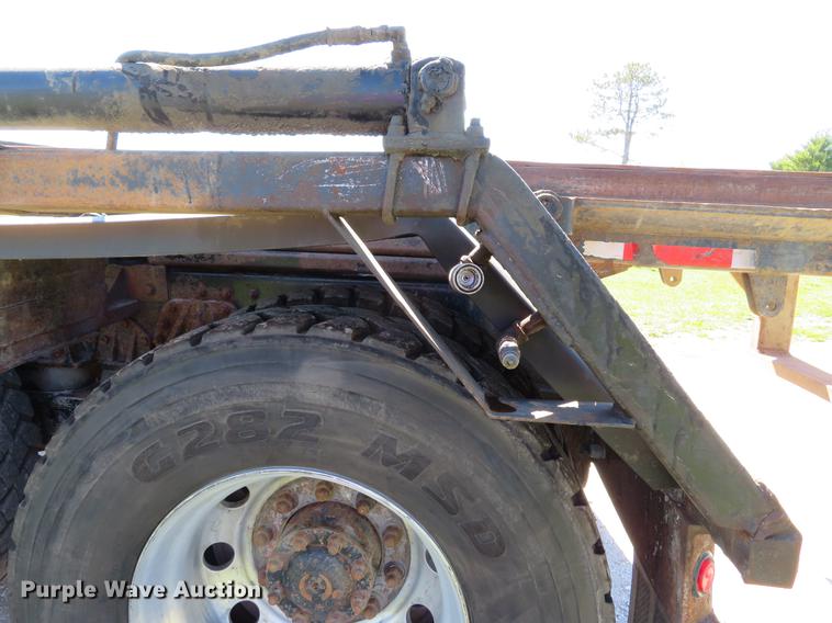 image for item DG3958 2000 Volvo WB roll-off container truck