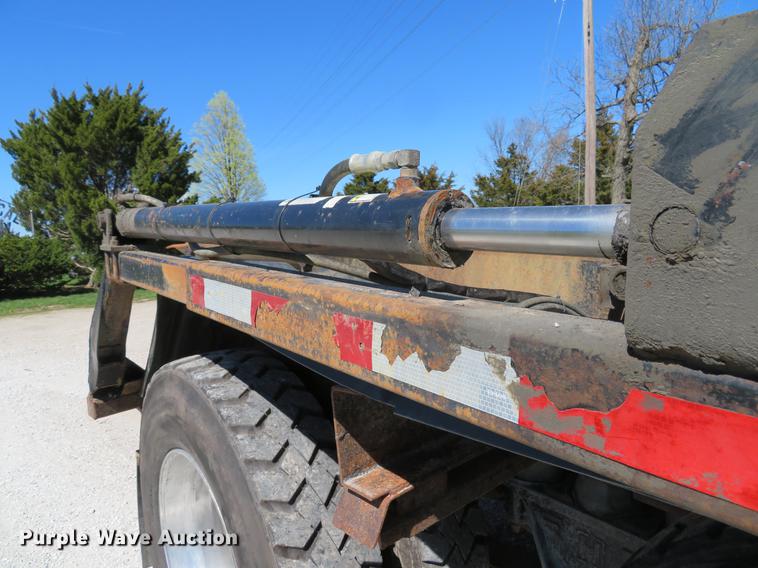 image for item DG3958 2000 Volvo WB roll-off container truck