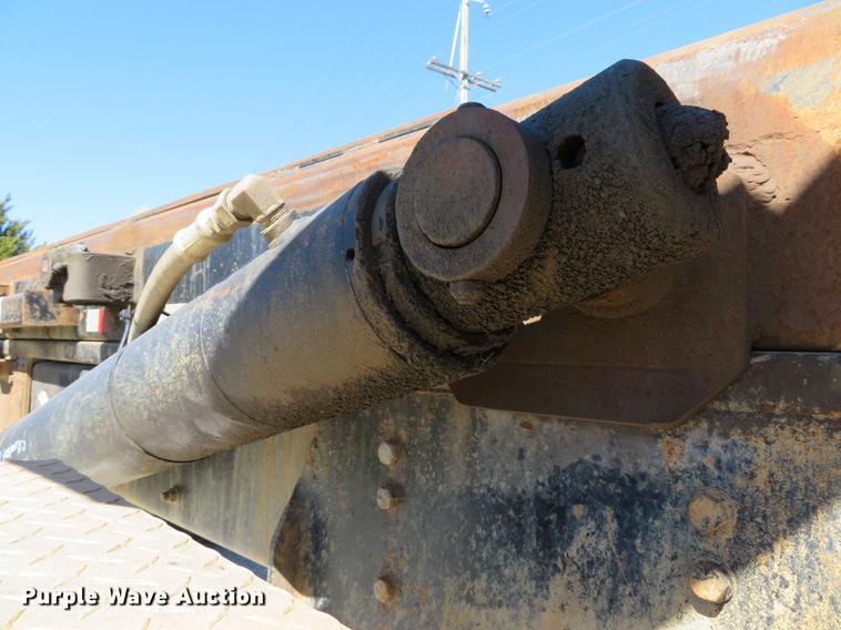 image for item DG3958 2000 Volvo WB roll-off container truck