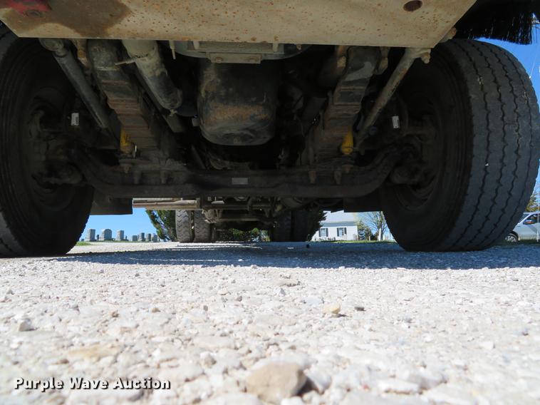 image for item DG3958 2000 Volvo WB roll-off container truck