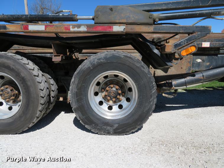 image for item DG3958 2000 Volvo WB roll-off container truck