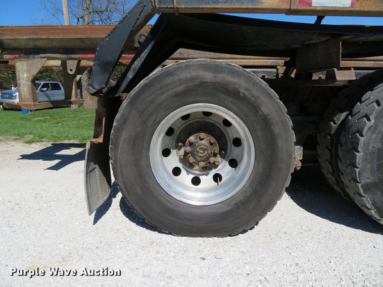 image for item DG3958 2000 Volvo WB roll-off container truck